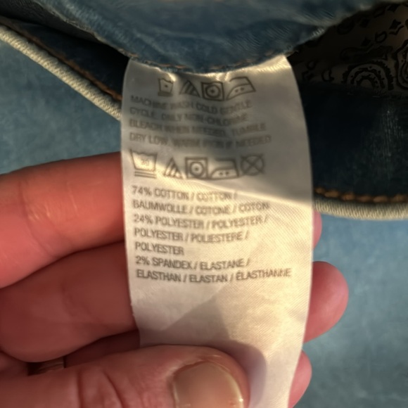 Pull on Flare Jeans with elastic waist band. Size: 16 inseam 29inches - Picture 3 of 4